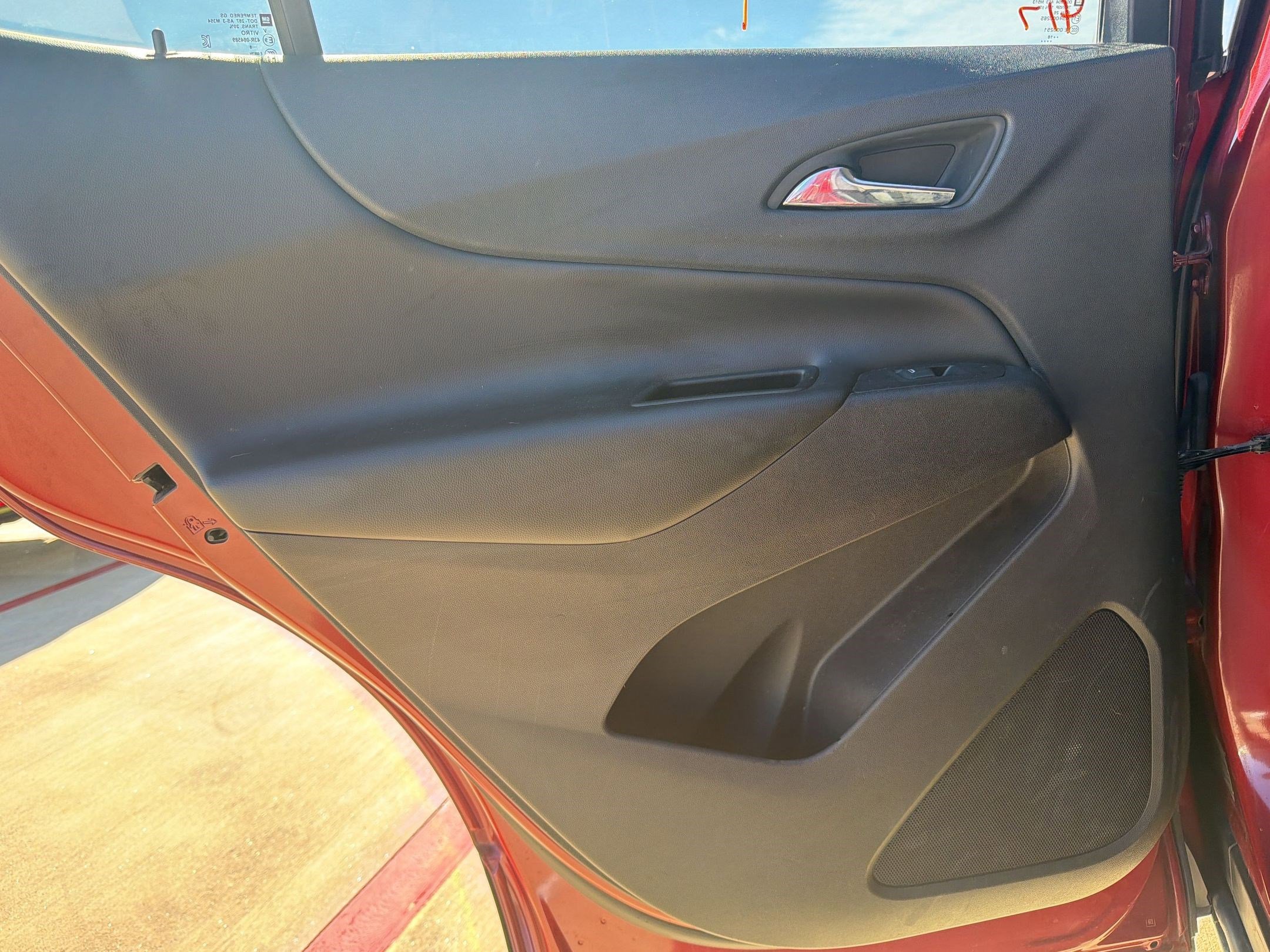 Used 2018 Chevrolet Equinox LT image 24