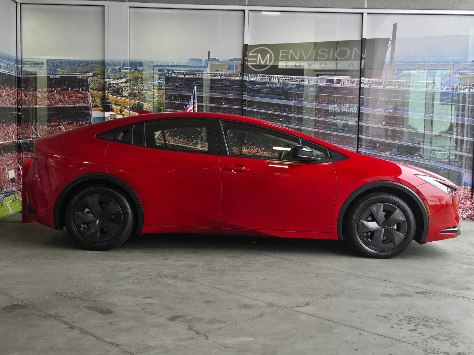 Certified 2025 Toyota Prius LE FWD image 4
