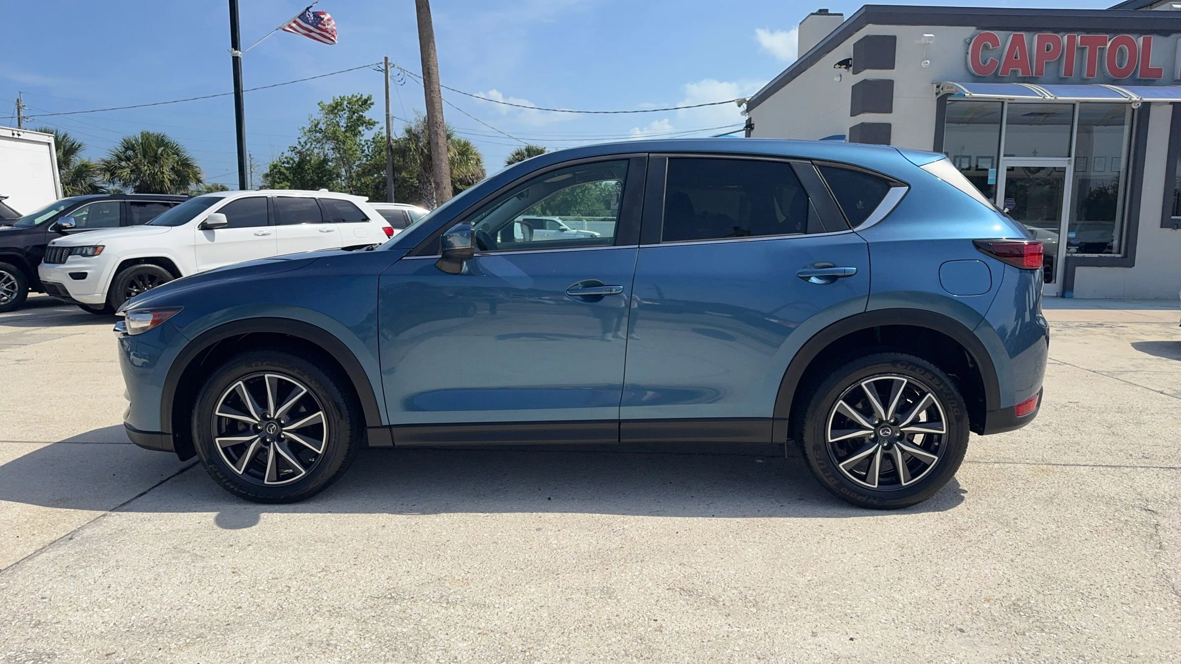 Used 2018 MAZDA CX-5 Touring FWD image 2