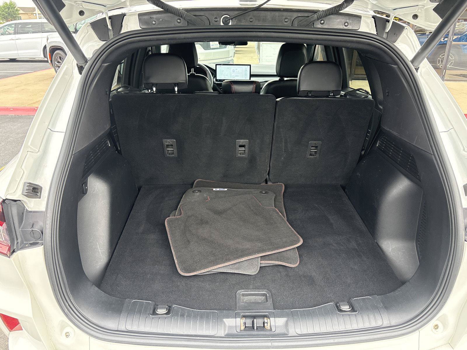 Used 2023 Ford Escape ST-Line w/ Tech Pack #1 AWD/4WD image 11