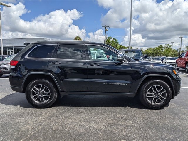 Certified 2019 Jeep Grand Cherokee Laredo w/ Laredo X Package image 3