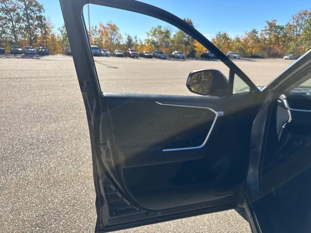 Used 2023 Toyota RAV4 LE image 23