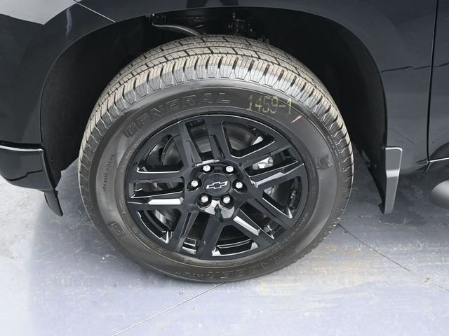 New 2026 Chevrolet Silverado 1500 Custom w/ LPO, Dark Essentials Package AWD/4WD image 17