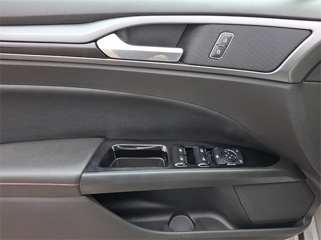 Used 2015 Ford Fusion SE w/ Equipment Group 201A image 13