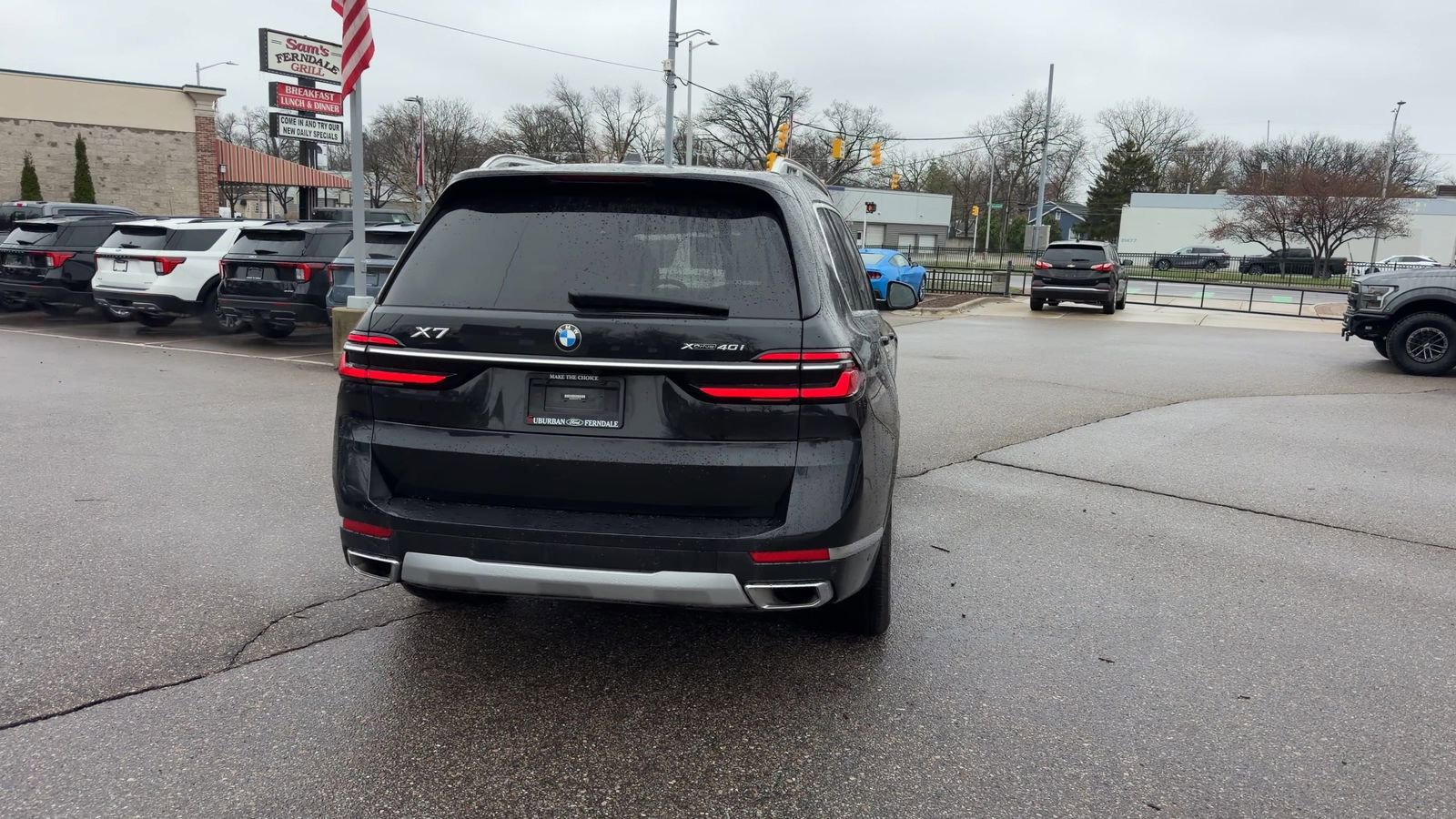 Used 2023 BMW X7 xDrive40i w/ Premium Package AWD/4WD image 10