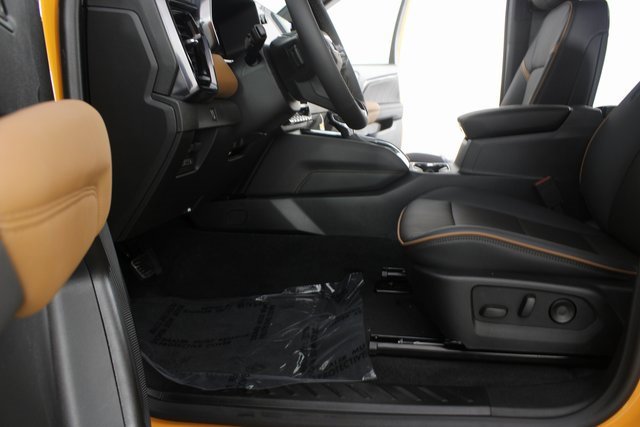 New 2026 GMC Canyon AT4 w/ AT4 Premium Package image 16