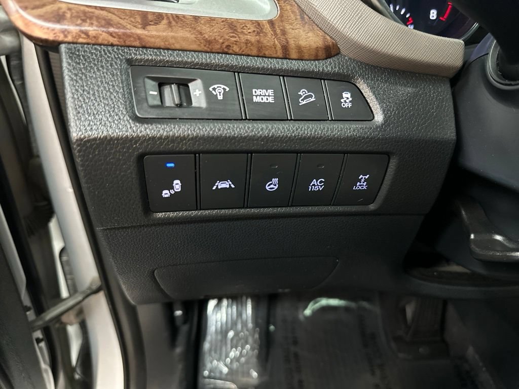 Used 2017 Hyundai Santa Fe Limited AWD/4WD image 34