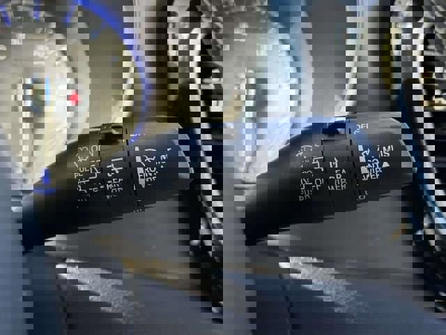 Used 2023 Chrysler Pacifica Touring-L image 23