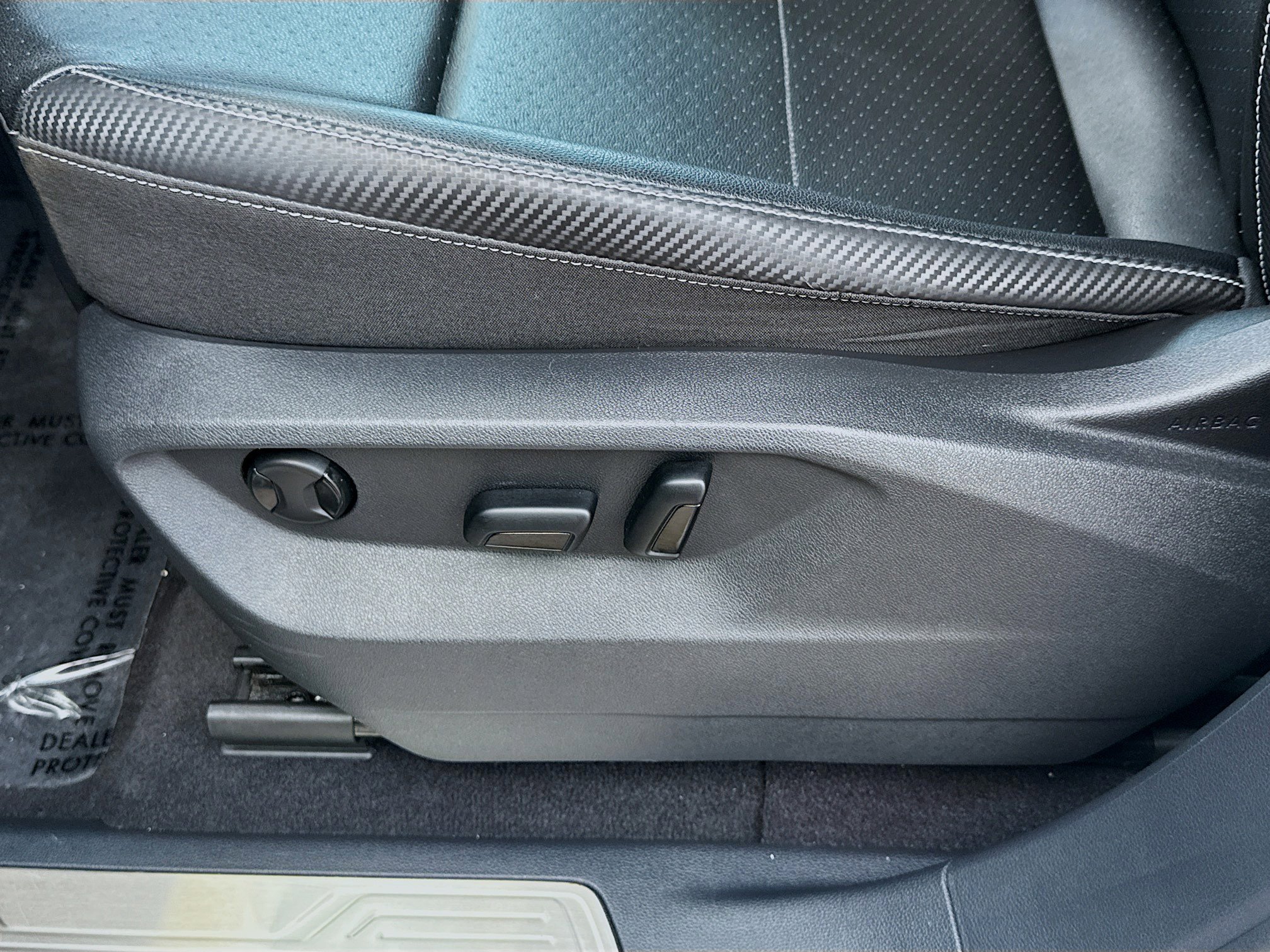 Used 2022 Volkswagen Atlas Cross Sport SE w/ Panoramic Sunroof Package image 17