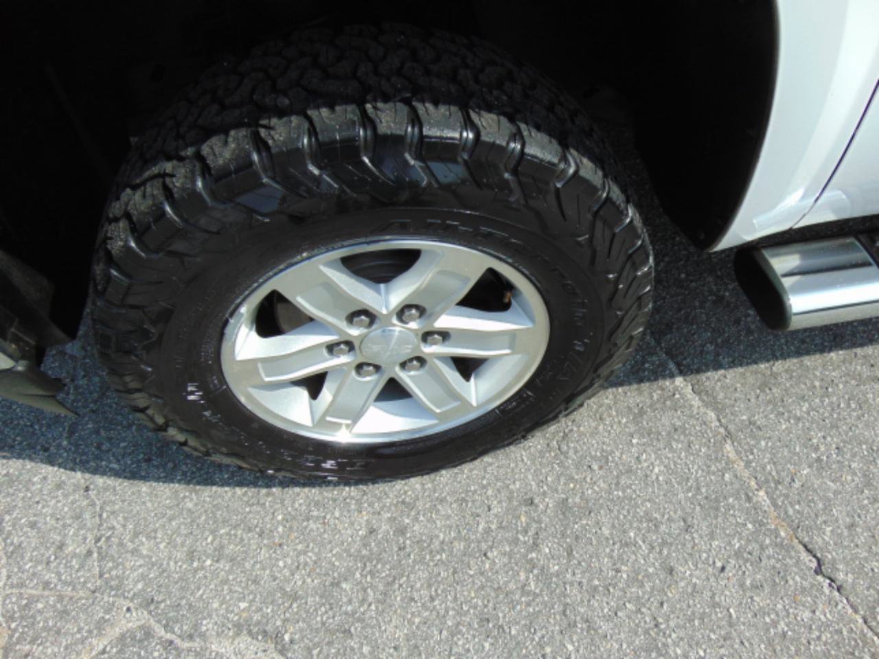 Used 2011 GMC Sierra 1500 SLE w/ Power Tech Package image 14