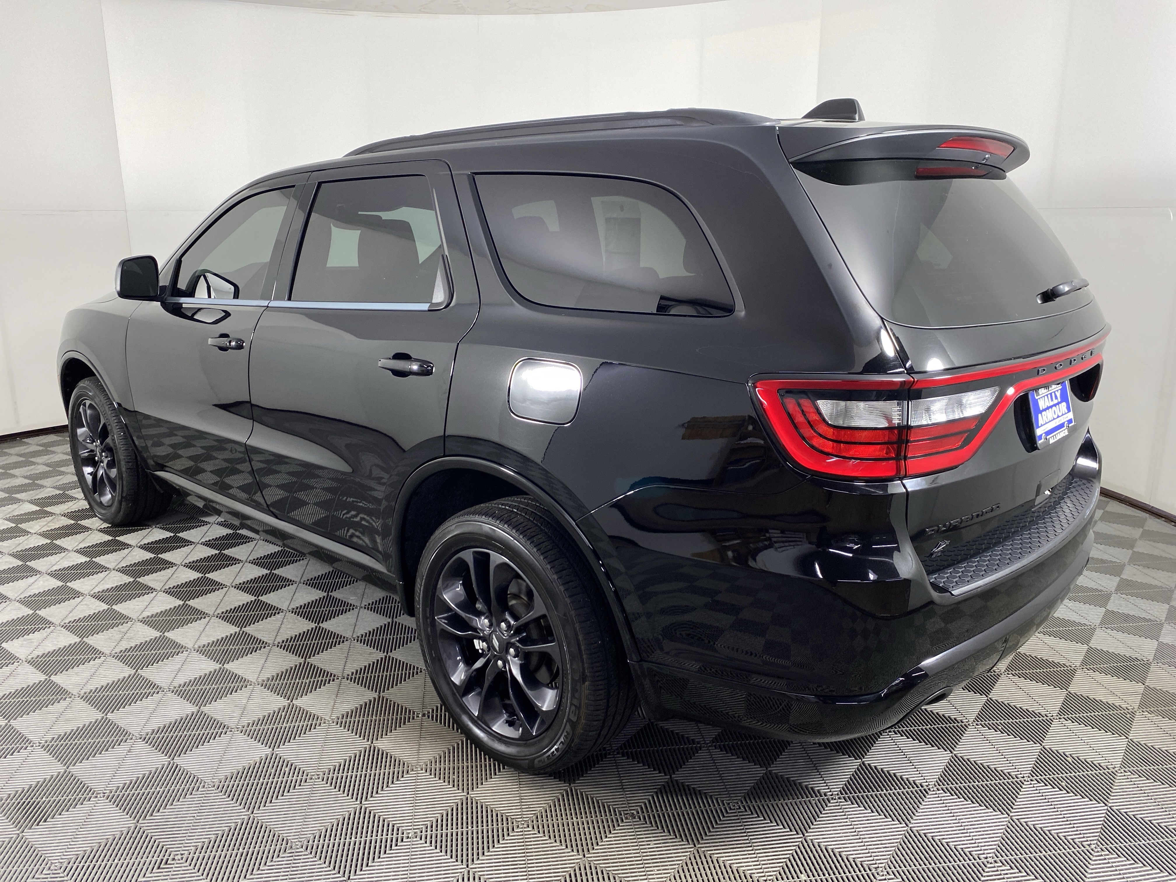 Used 2023 Dodge Durango SXT w/ SXT Blacktop Group AWD/4WD image 9