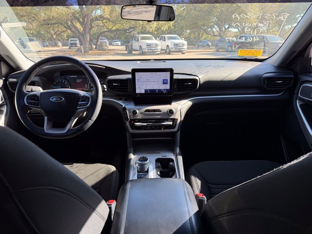 Used 2021 Ford Explorer XLT image 16