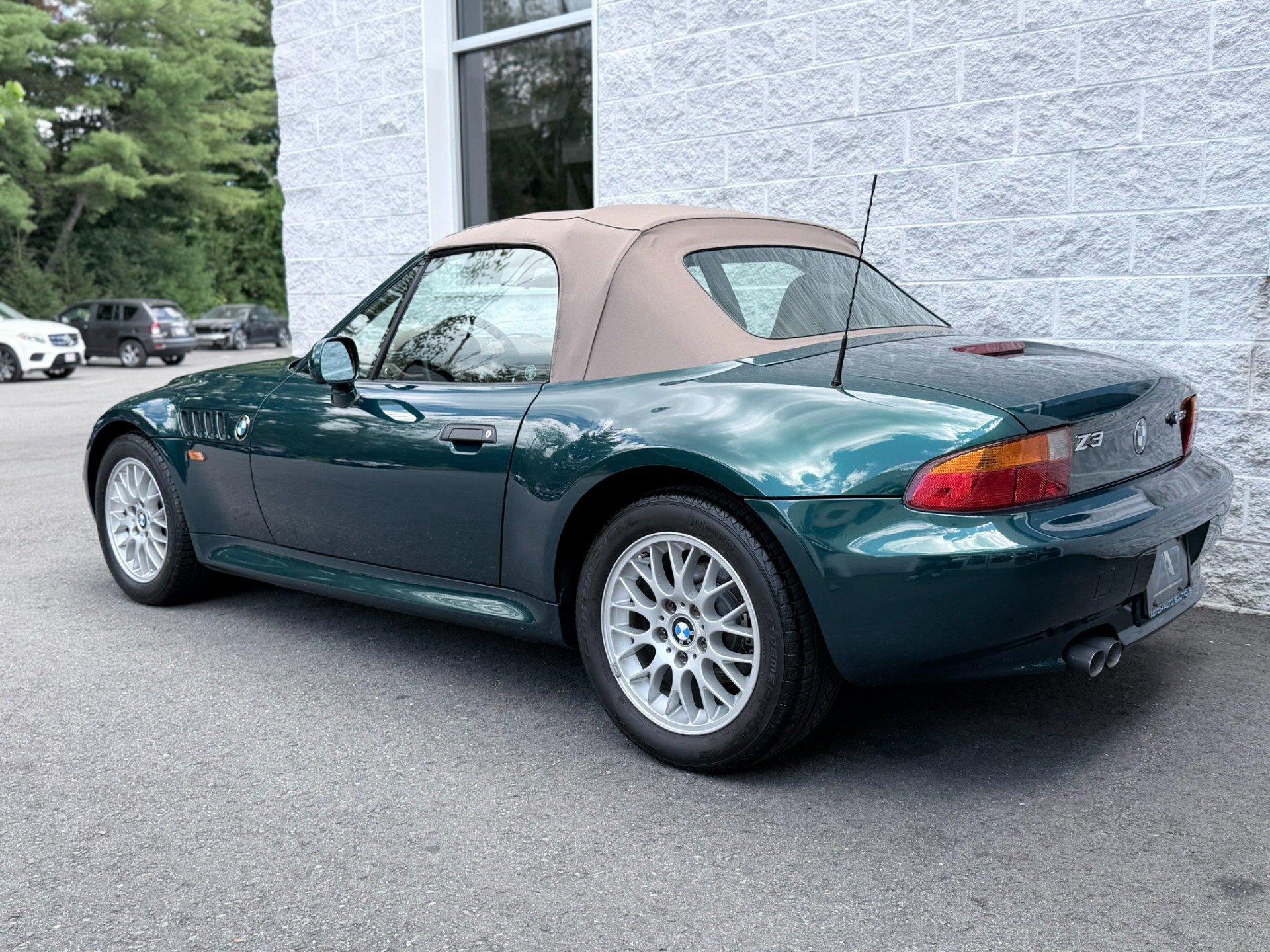 Used 1999 BMW Z3 2.5i RWD image 8