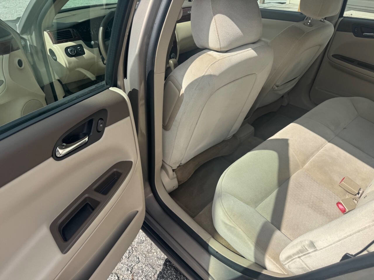 Used 2007 Chevrolet Impala LT image 13