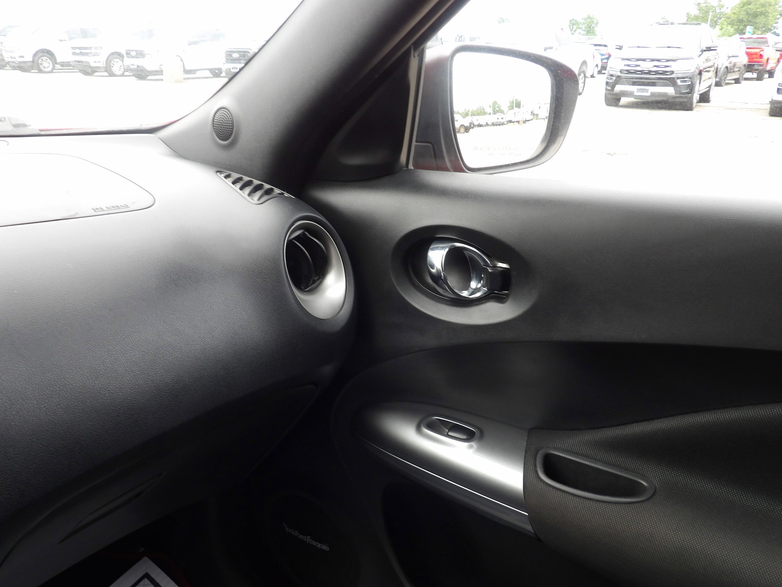 Used 2015 Nissan Juke SV w/ Technology Package AWD/4WD image 14