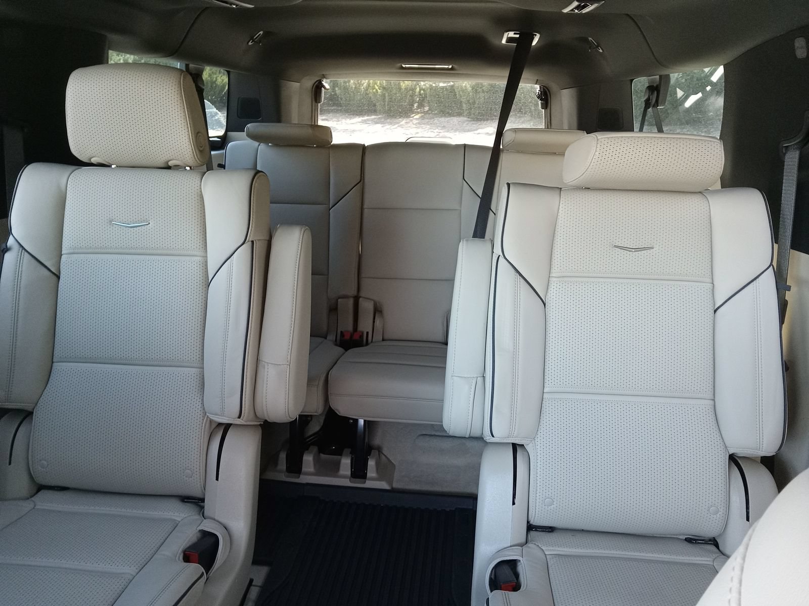 Certified 2024 Cadillac Escalade ESV Premium Luxury AWD/4WD image 23