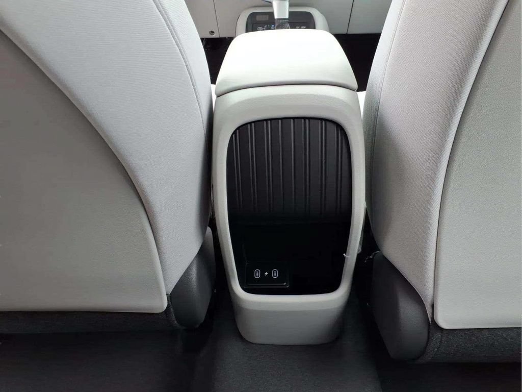 New 2026 Hyundai Kona SE FWD image 12