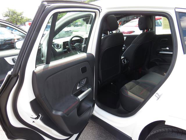 Used 2025 Mercedes-Benz GLA 35 AMG 4MATIC image 21