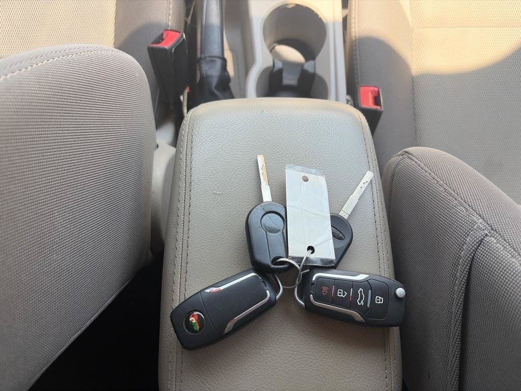 Used 2014 Ford Focus SE FWD image 17