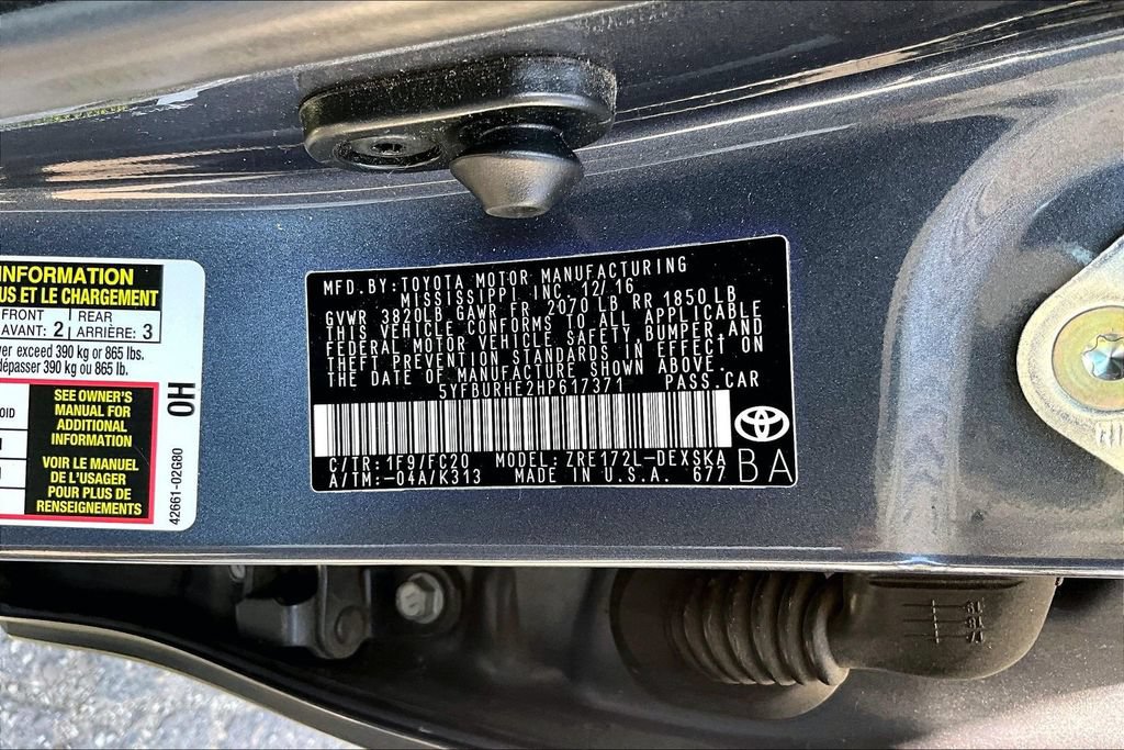 Certified 2017 Toyota Corolla SE w/ SE Premium Package FWD image 9