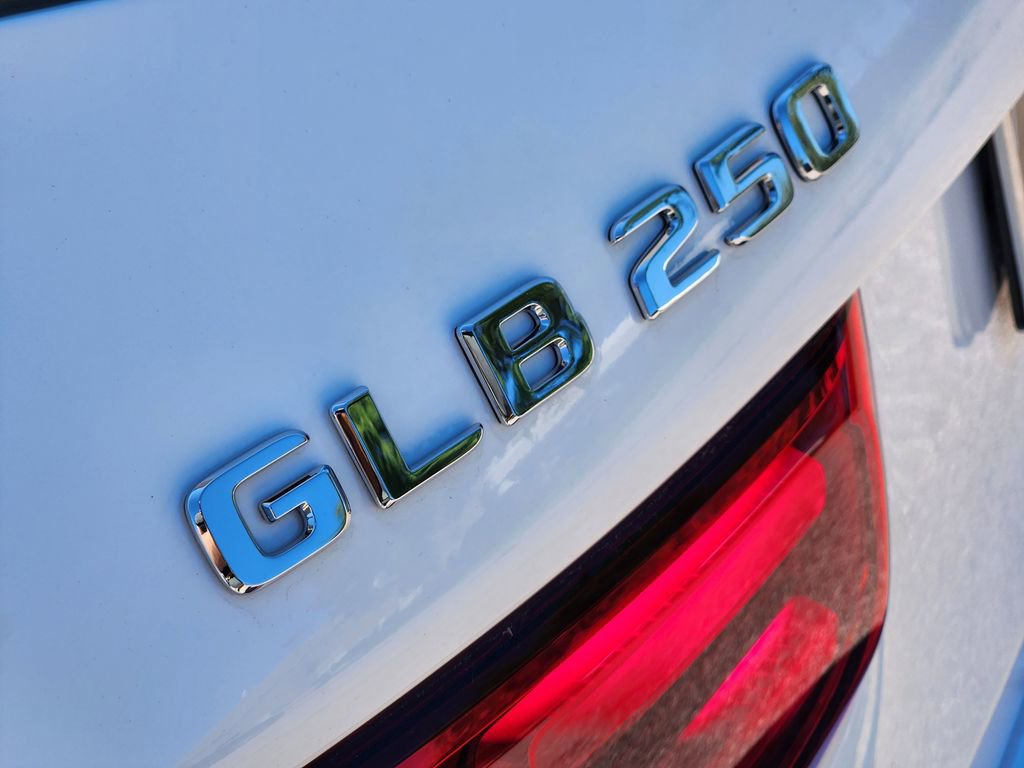New 2026 Mercedes-Benz GLB 250 4MATIC image 11