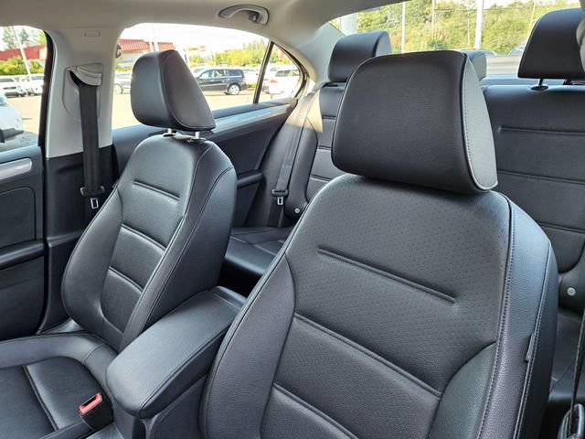 Used 2016 Volkswagen Jetta SE FWD image 12