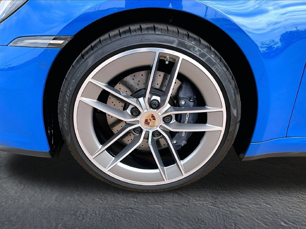 Certified 2025 Porsche 911 Carrera RWD image 11