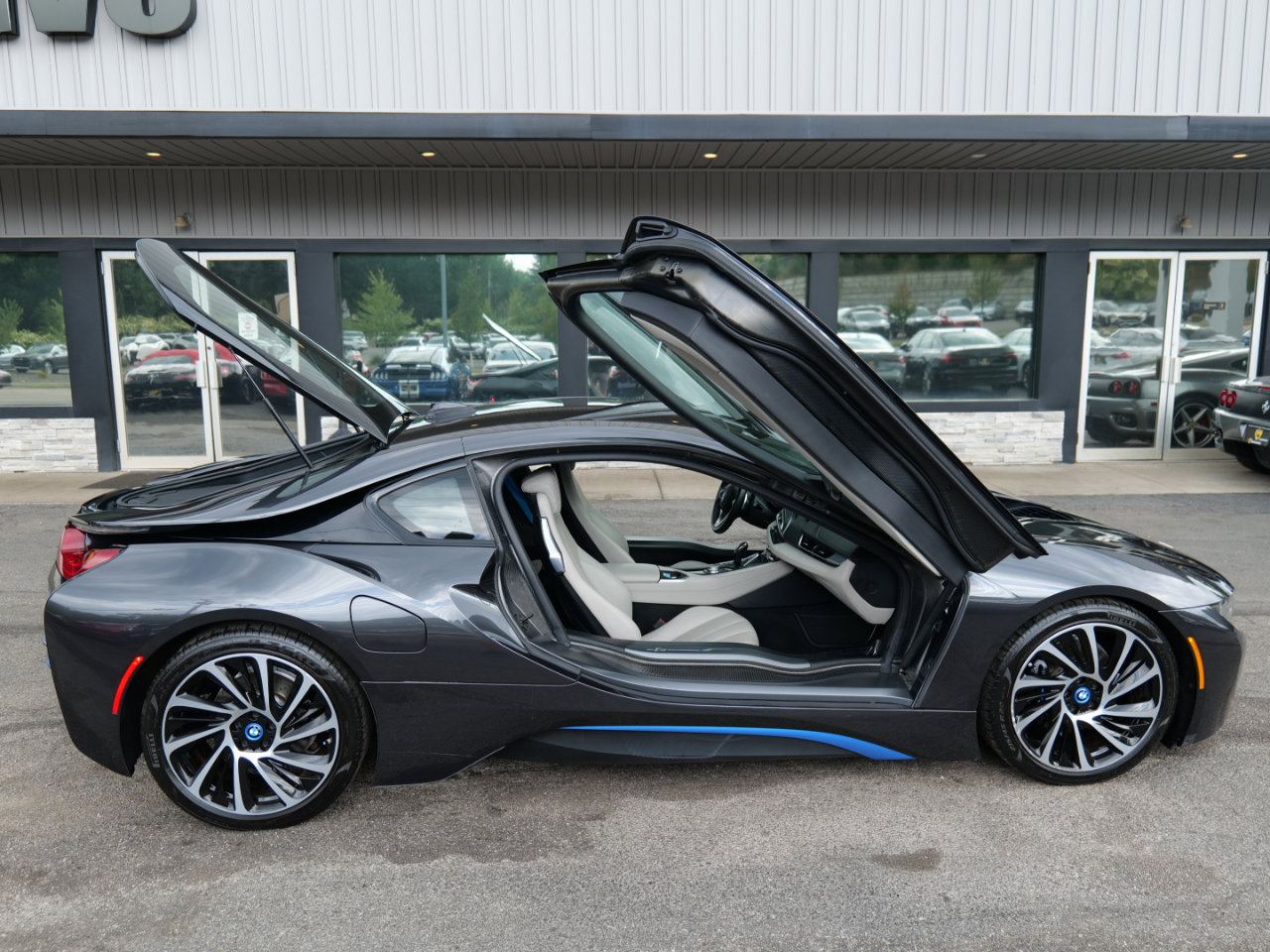 Used 2015 BMW i8 image 59