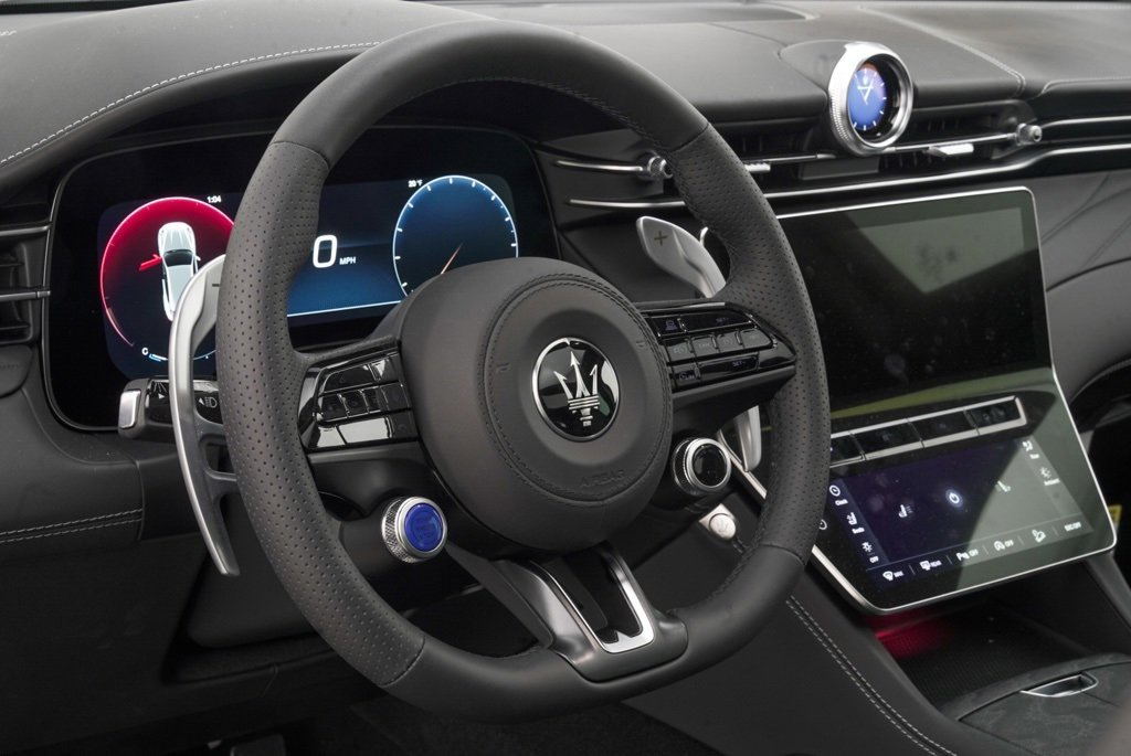 New 2025 Maserati Grecale Modena image 8