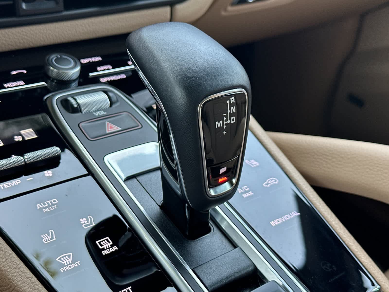 Certified 2023 Porsche Cayenne Platinum Edition AWD/4WD image 25