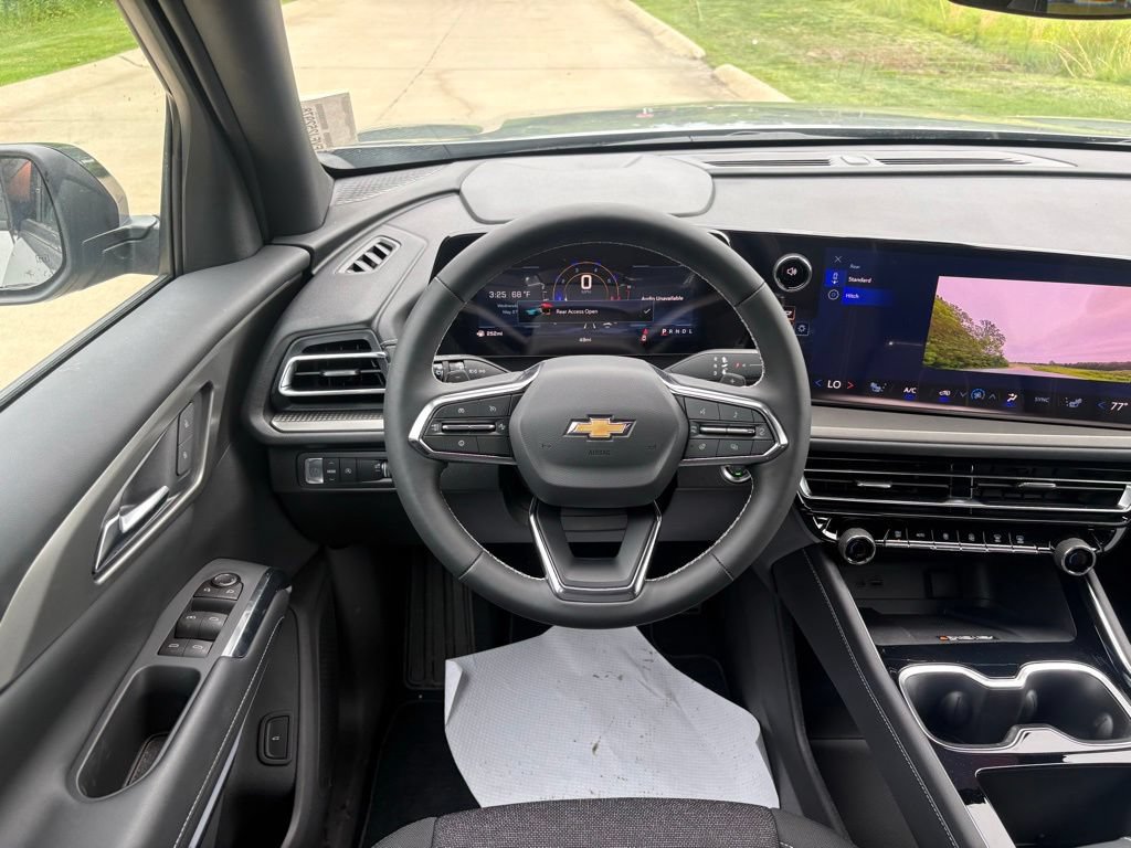New 2026 Chevrolet Traverse LT w/ LPO, Floor Liner Package FWD image 44