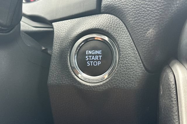 Used 2022 Toyota RAV4 XLE w/ Convenience Package FWD image 27