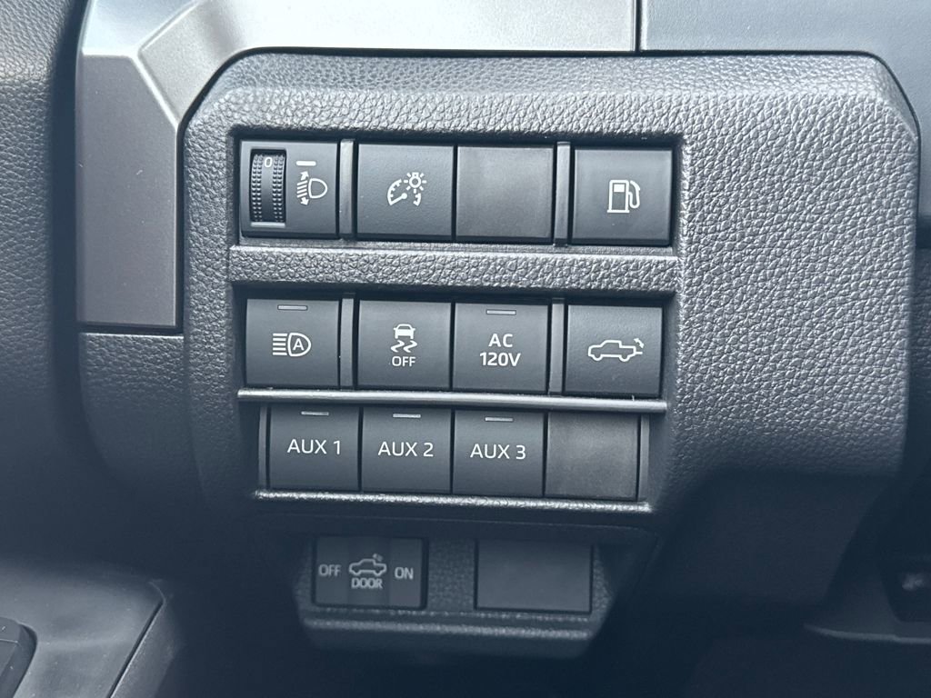 Used 2025 Toyota Tacoma TRD Sport image 33