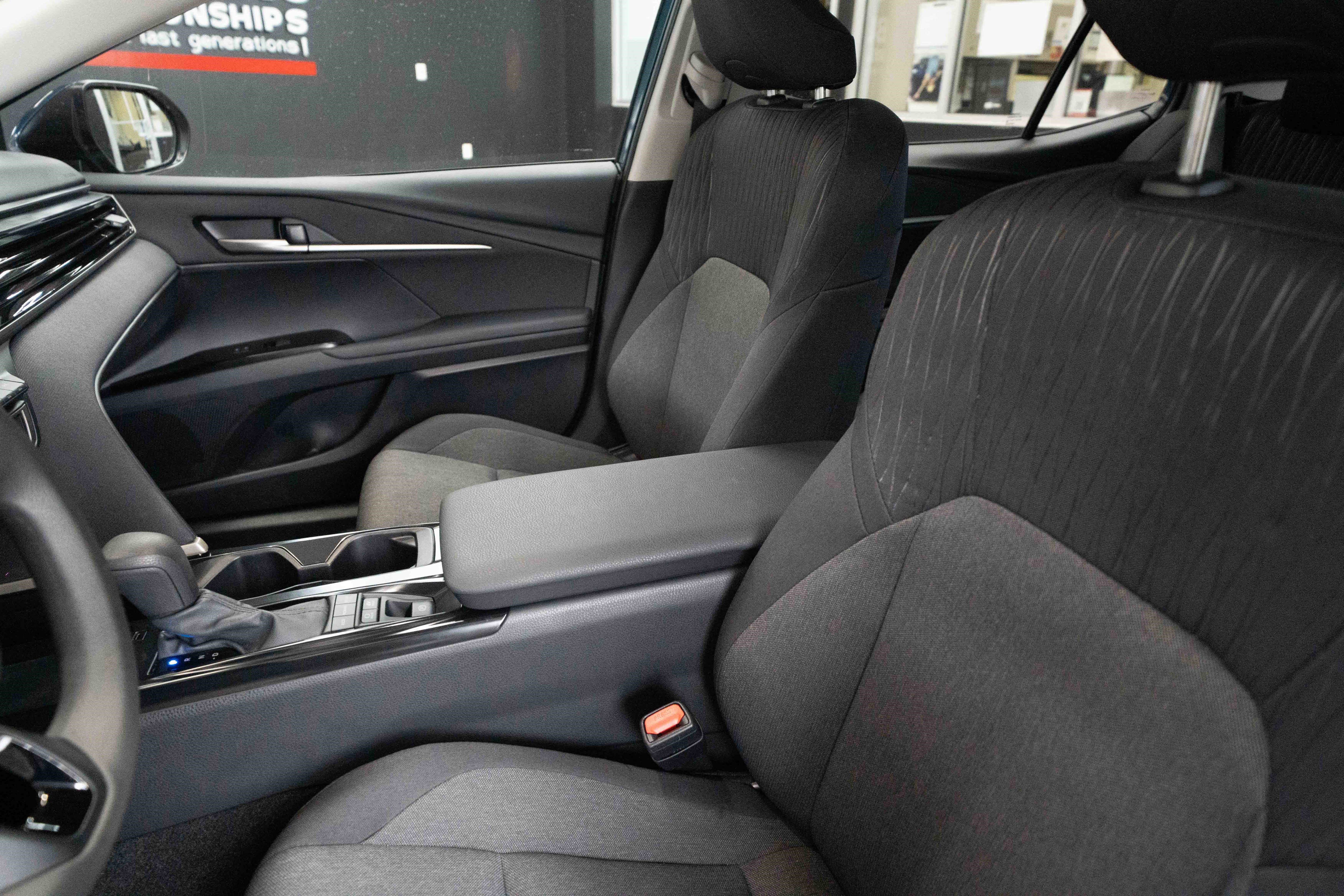 Used 2025 Toyota Camry LE image 10