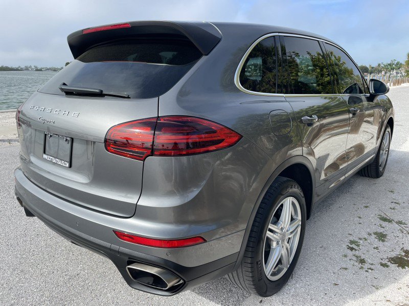 Used 2017 Porsche Cayenne Platinum Edition AWD/4WD image 6