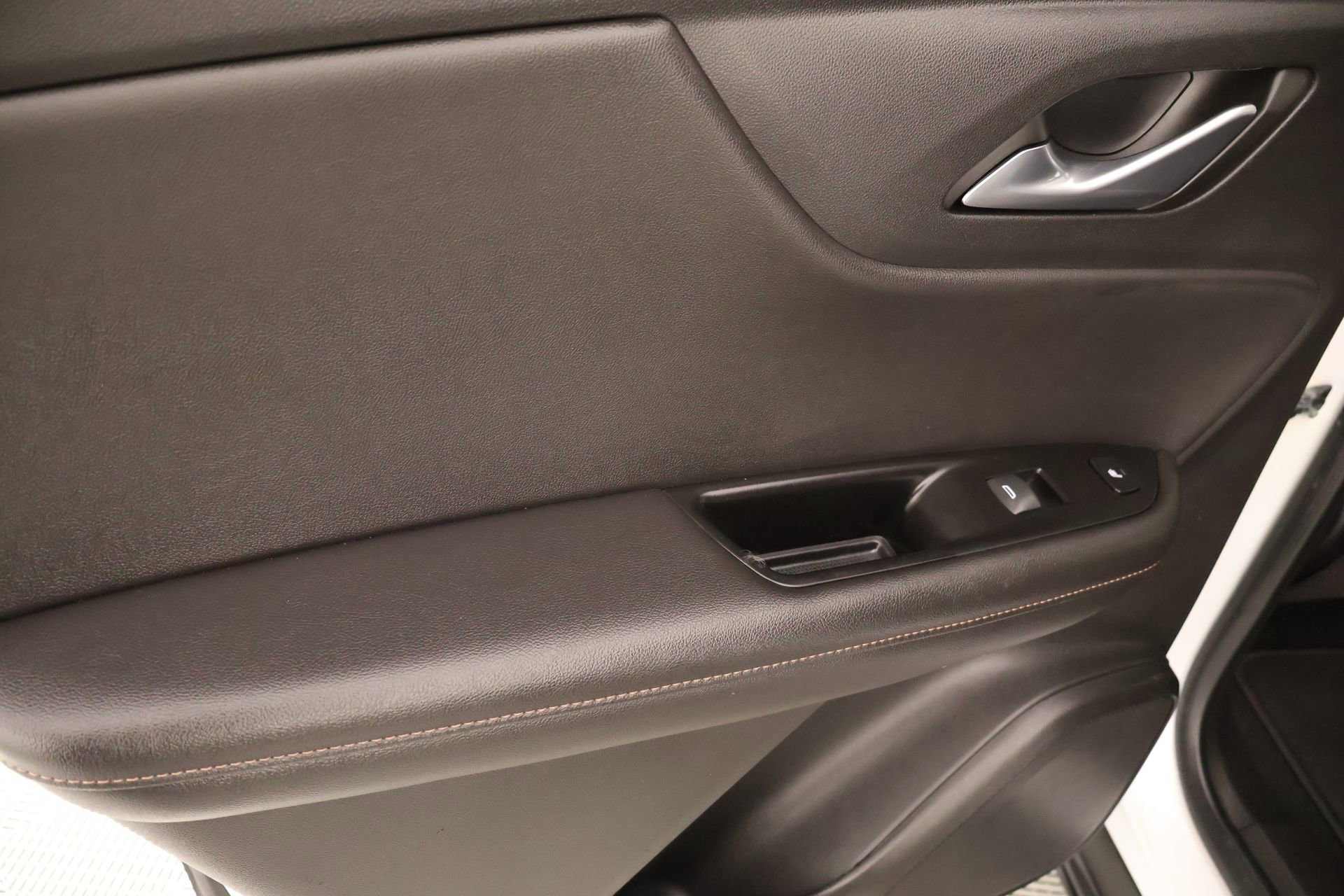 Used 2022 Chevrolet Blazer Premier w/ Enhanced Convenience Package FWD image 17