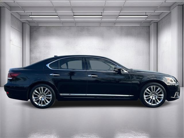 Used 2015 Lexus LS 460 w/ Comfort Package image 2