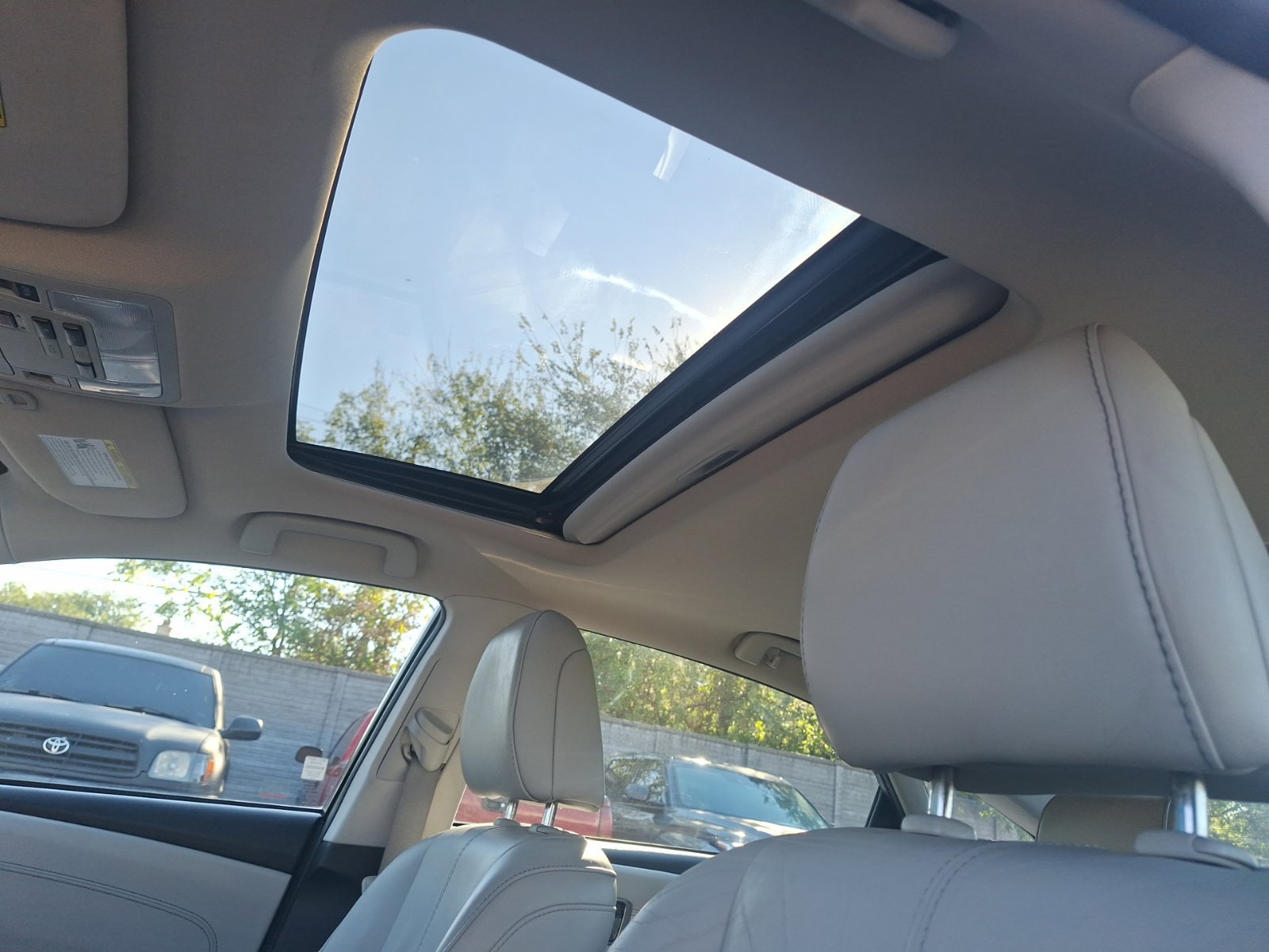 Used 2014 Toyota Avalon Limited FWD image 30