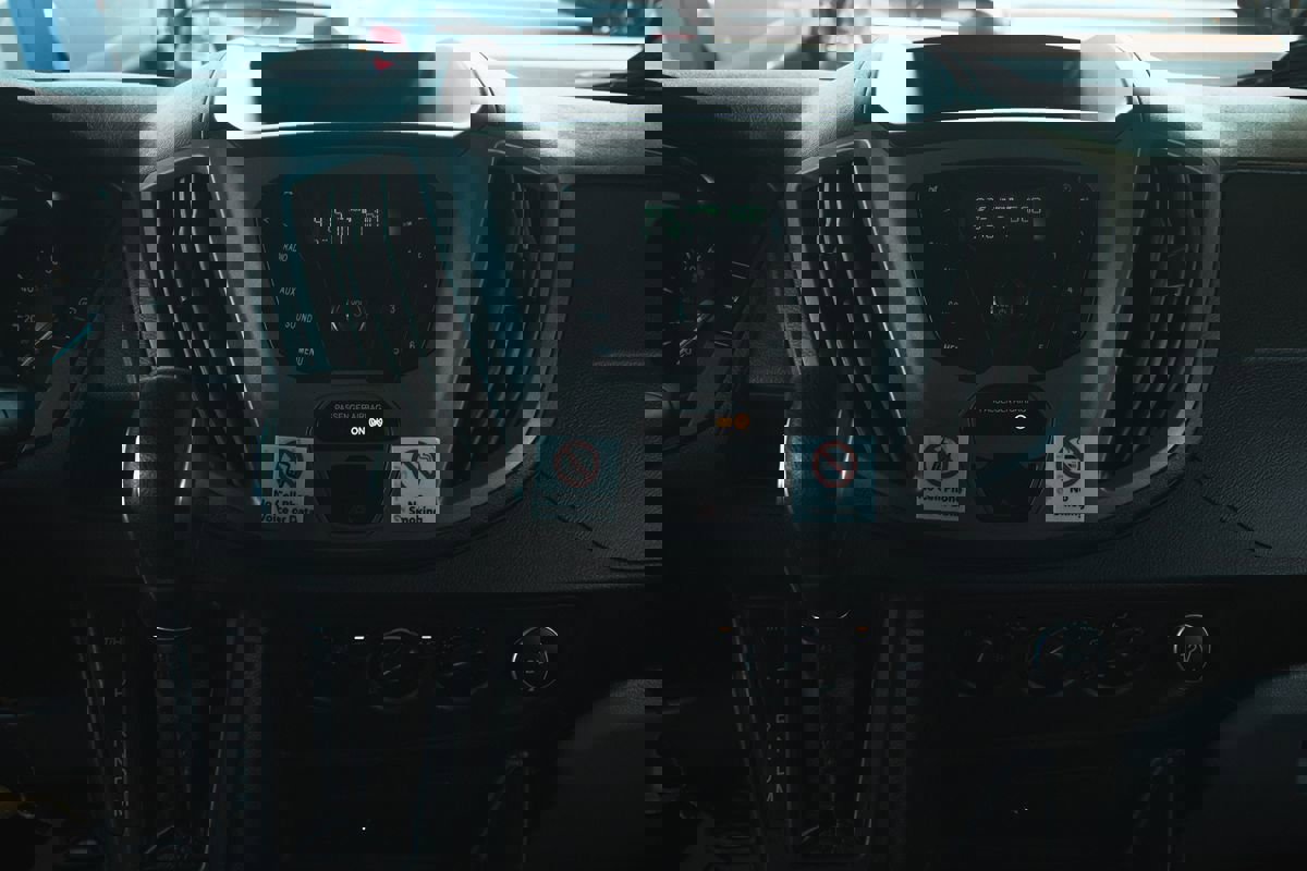 Used 2018 Ford Transit 250 148 Medium Roof image 18