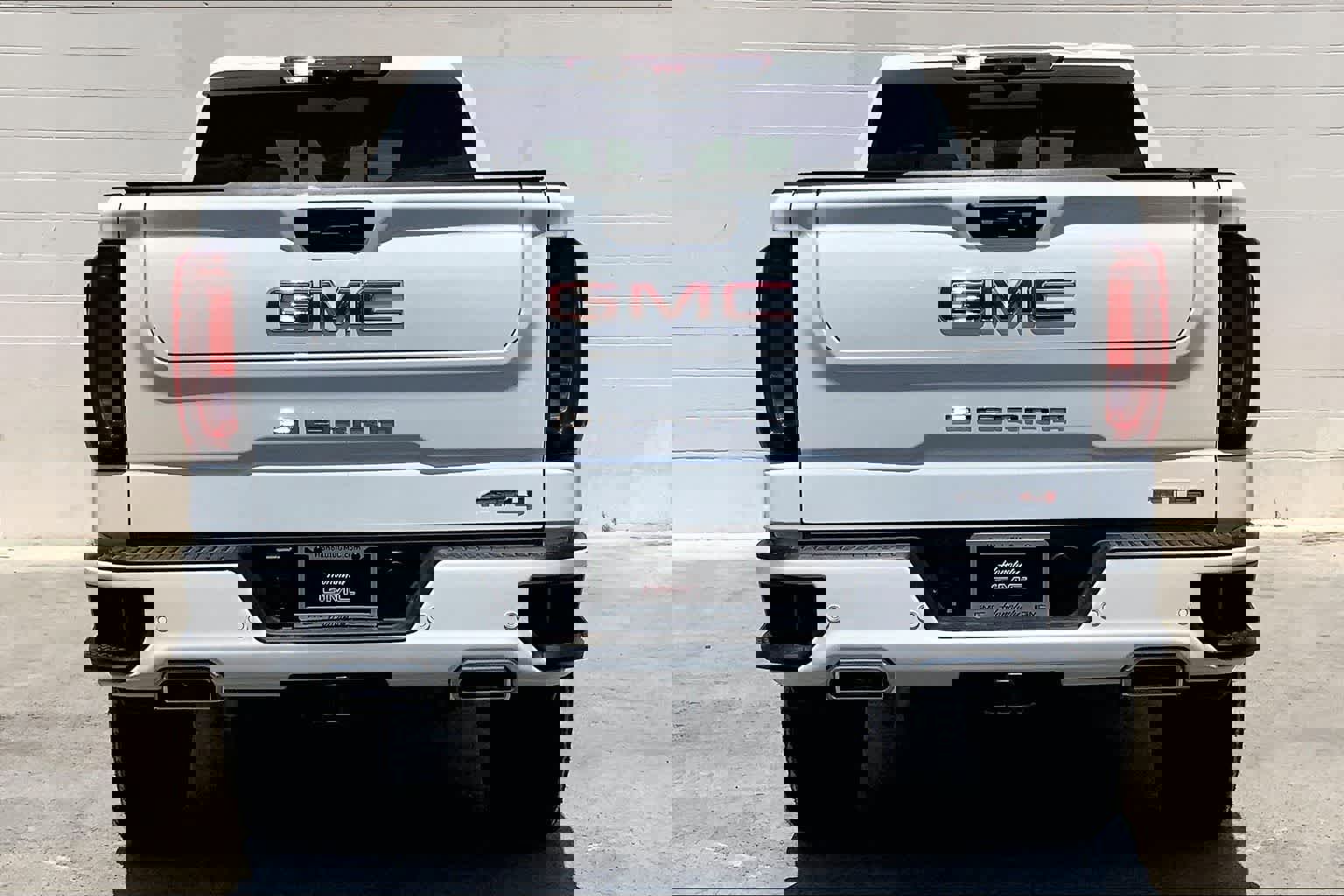 Used 2025 GMC Sierra 1500 AT4 w/ AT4 Premium Package AWD/4WD image 6