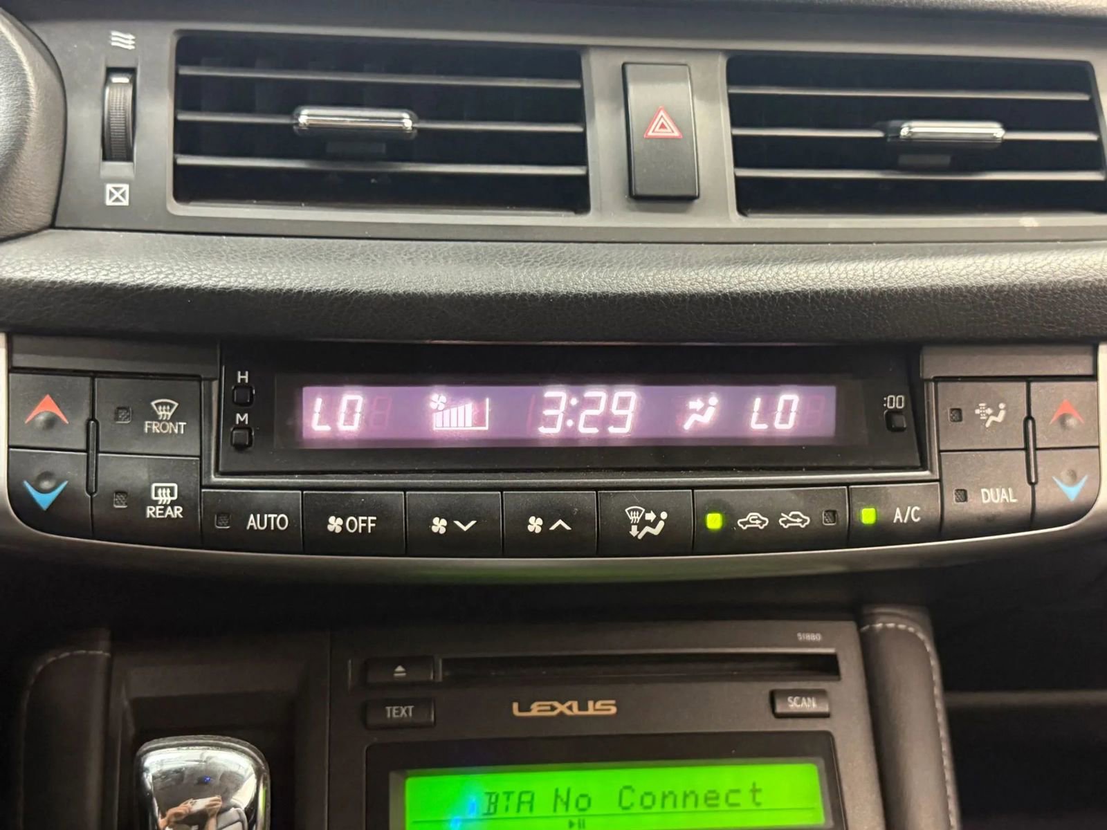 Used 2011 Lexus CT 200h Premium image 29