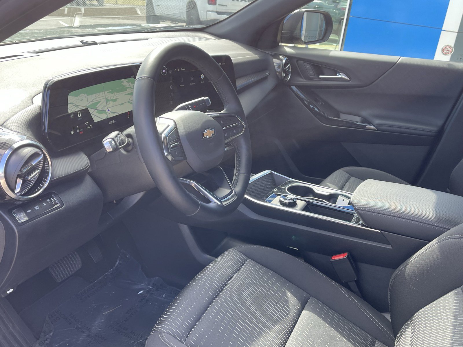 Used 2026 Chevrolet Equinox LT AWD/4WD image 10