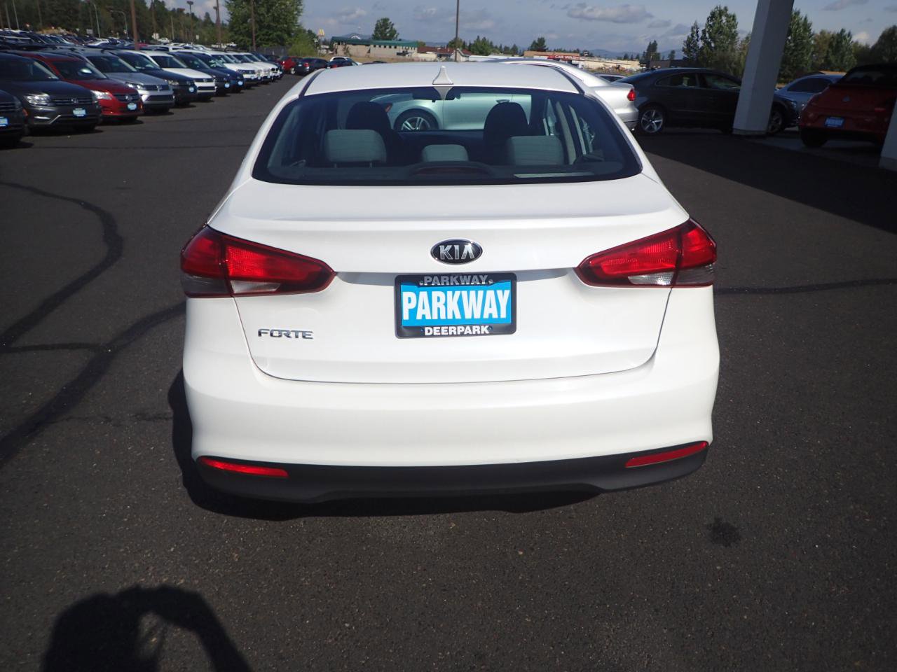 Used 2017 Kia Forte LX w/ LX Popular Package FWD image 4