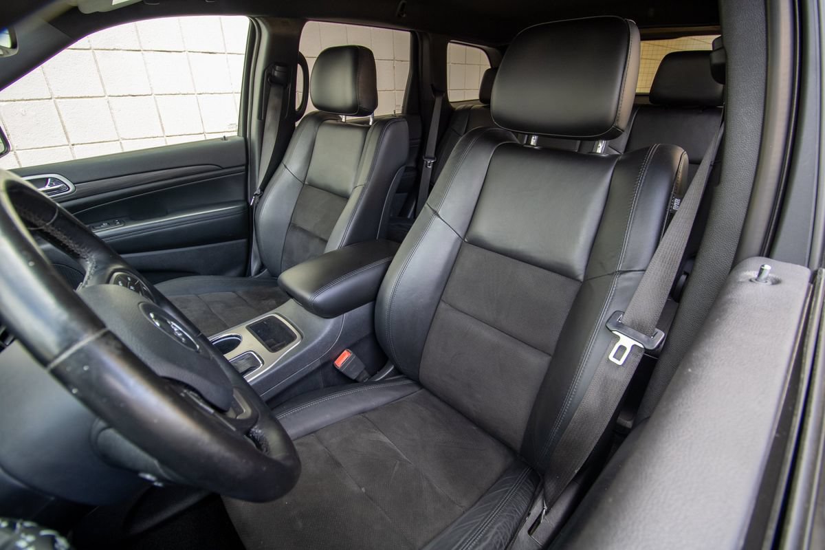 Used 2020 Jeep Grand Cherokee Altitude RWD image 15