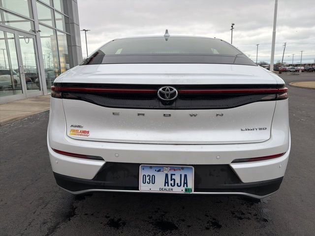 Used 2023 Toyota Crown Limited image 6