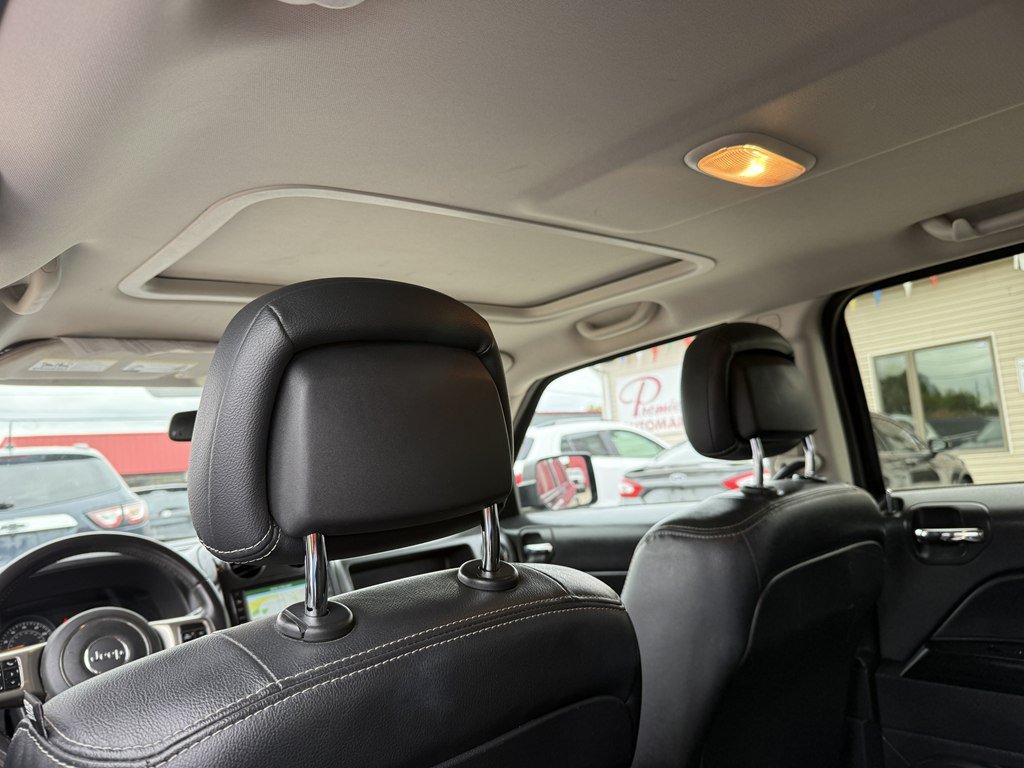 Used 2017 Jeep Patriot High Altitude AWD/4WD image 15