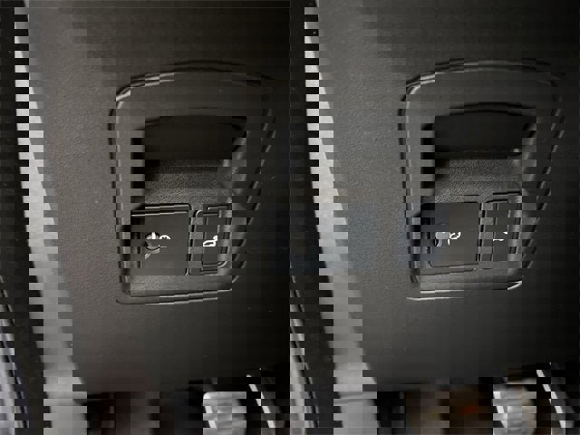 Used 2024 Land Rover Range Rover Velar Dynamic SE image 18