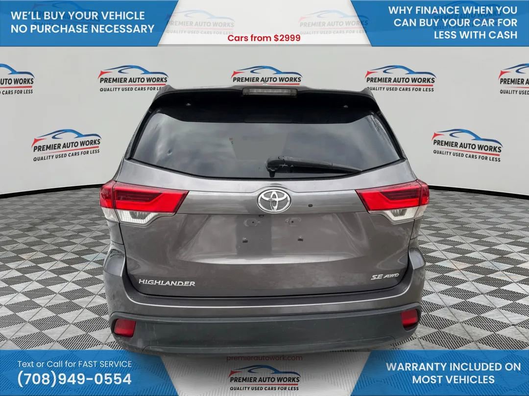 Used 2017 Toyota Highlander SE image 5