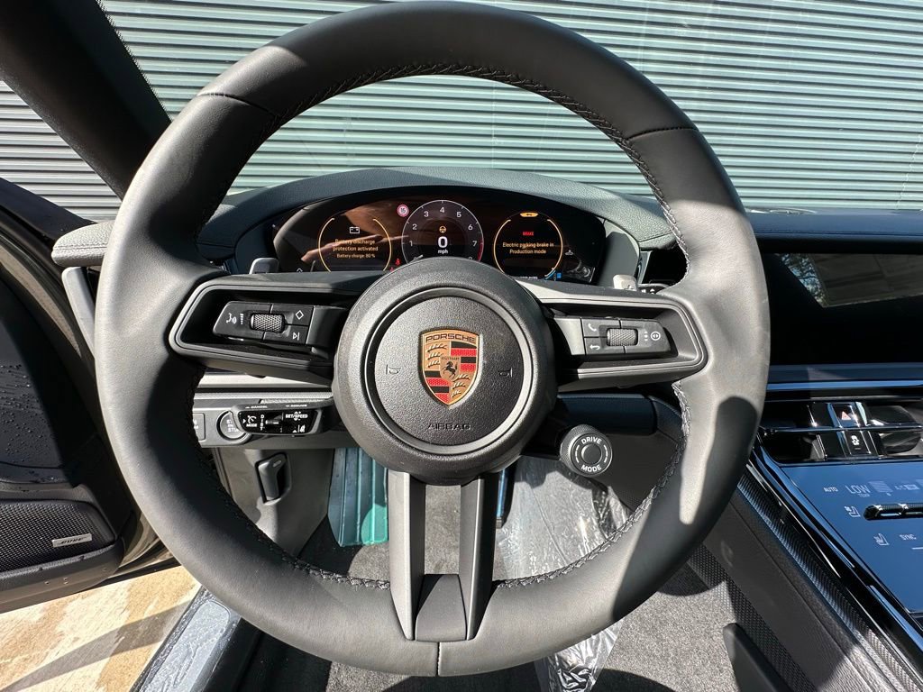 Used 2025 Porsche Panamera 4 image 18