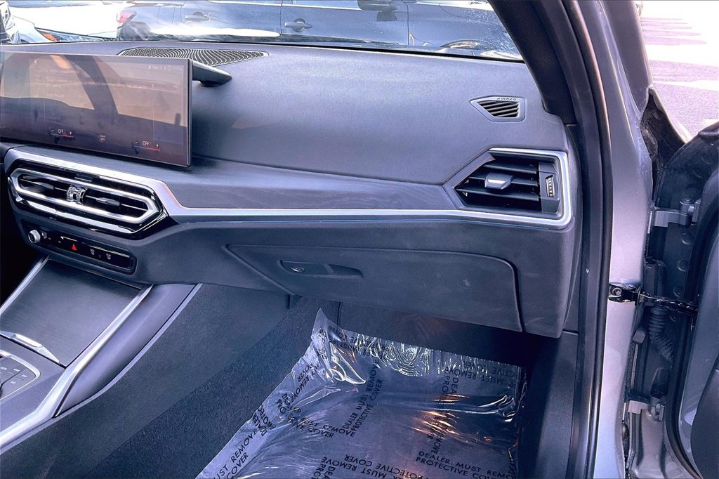 Used 2024 BMW 330i Sedan w/ Convenience Package image 17